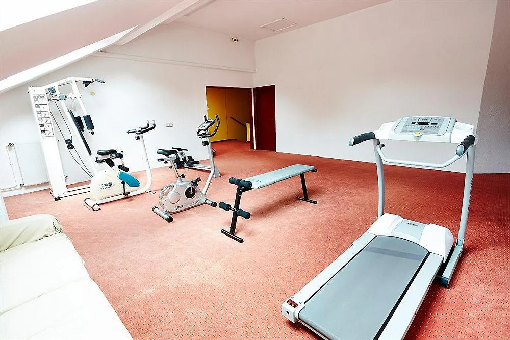Hotel Du Golf Saint-Laurent 플뢰멜 3*,